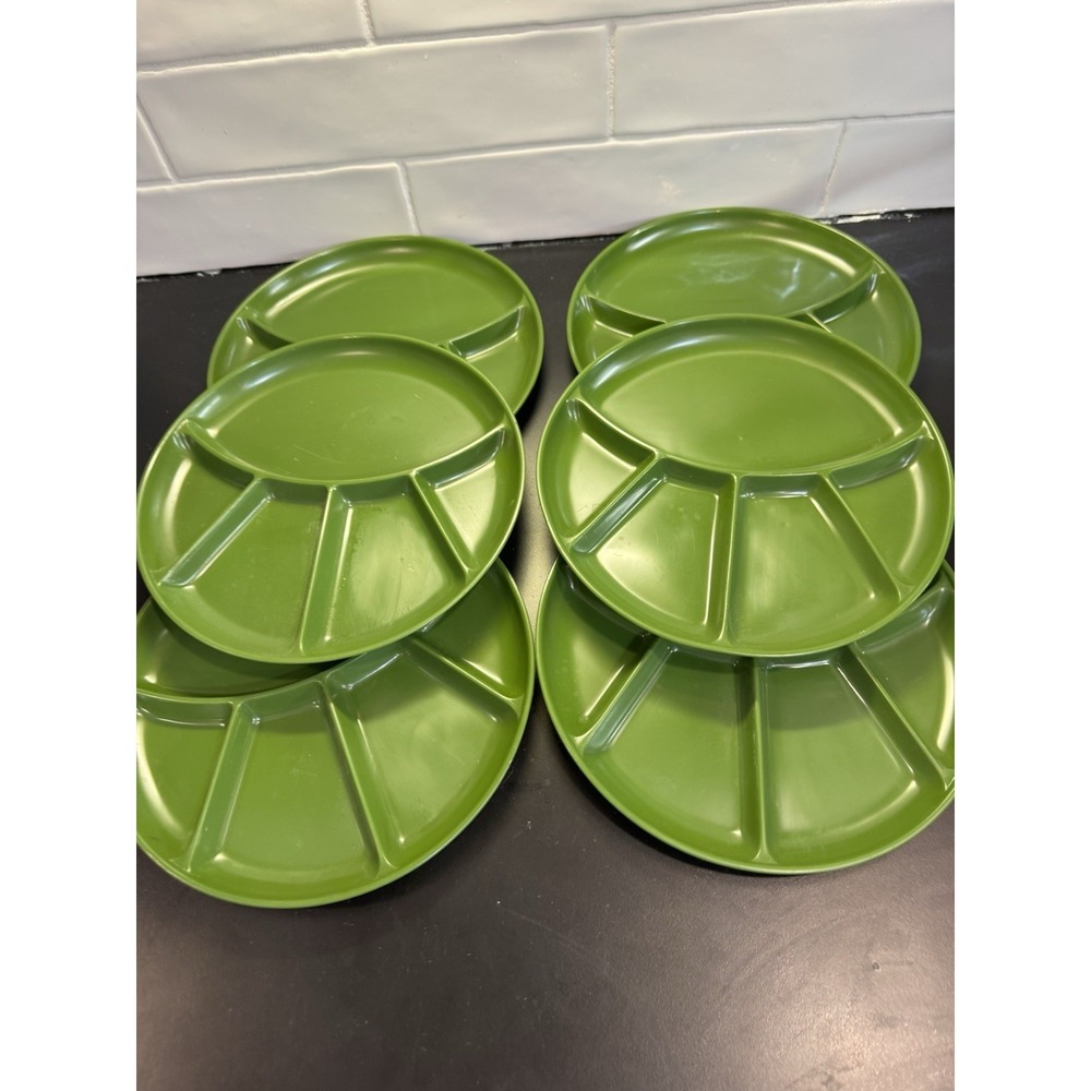 Vintage '70s Green Divided 9-inch Enamel Plates, Set of 6. Sushi, snacks, fondue